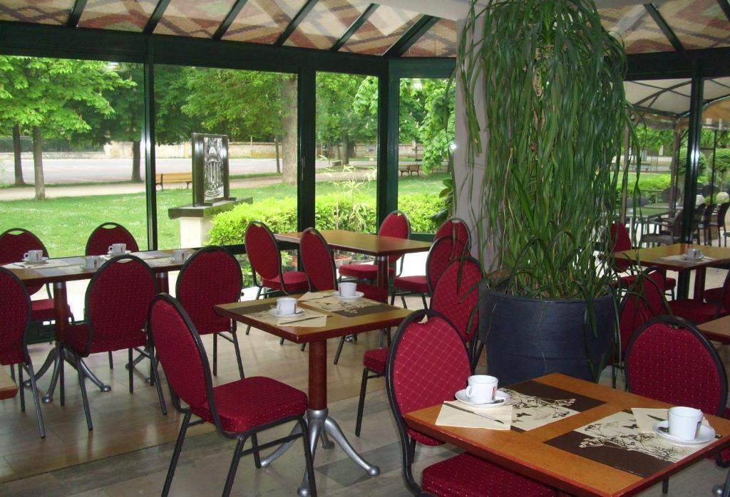Hotel Restaurant Du Parc De La Colombiere Dijon Eksteriør billede