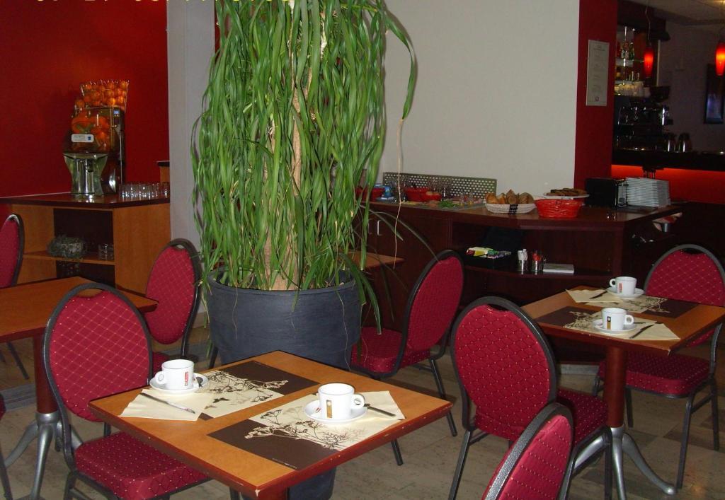 Hotel Restaurant Du Parc De La Colombiere Dijon Eksteriør billede