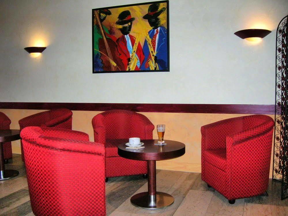 Hotel Restaurant Du Parc De La Colombiere Dijon Eksteriør billede